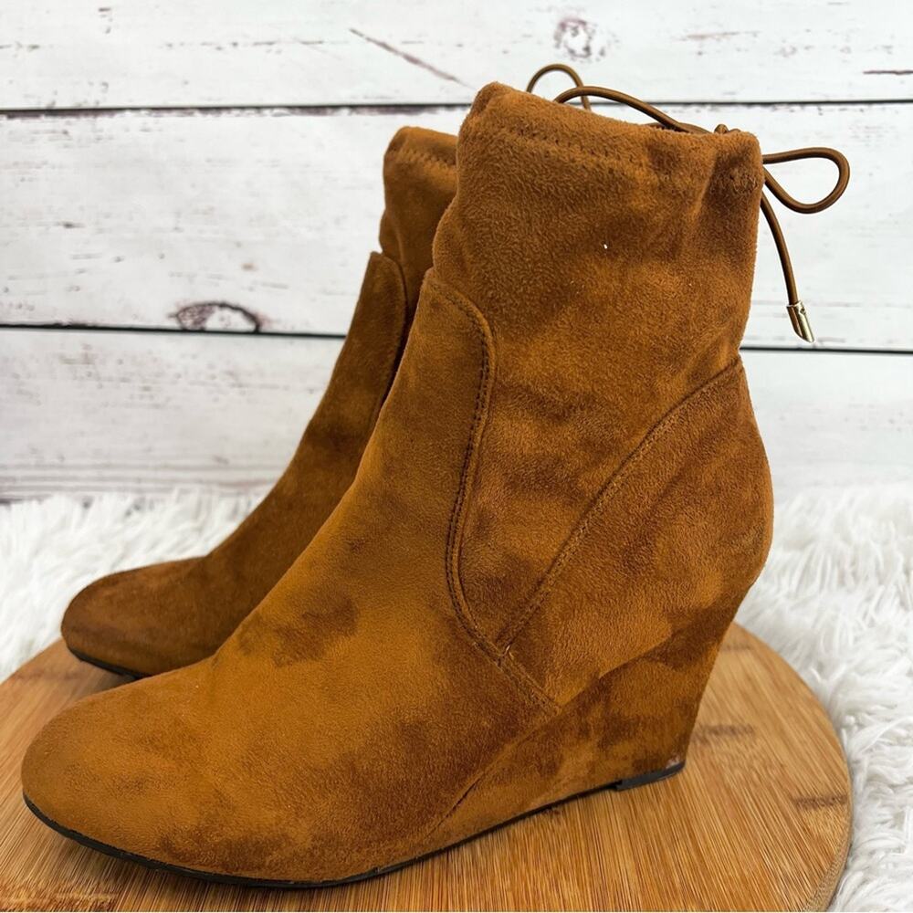 Chinese Laundry Unnie Whiskey Brown Suede Wedge Bootie 8.5